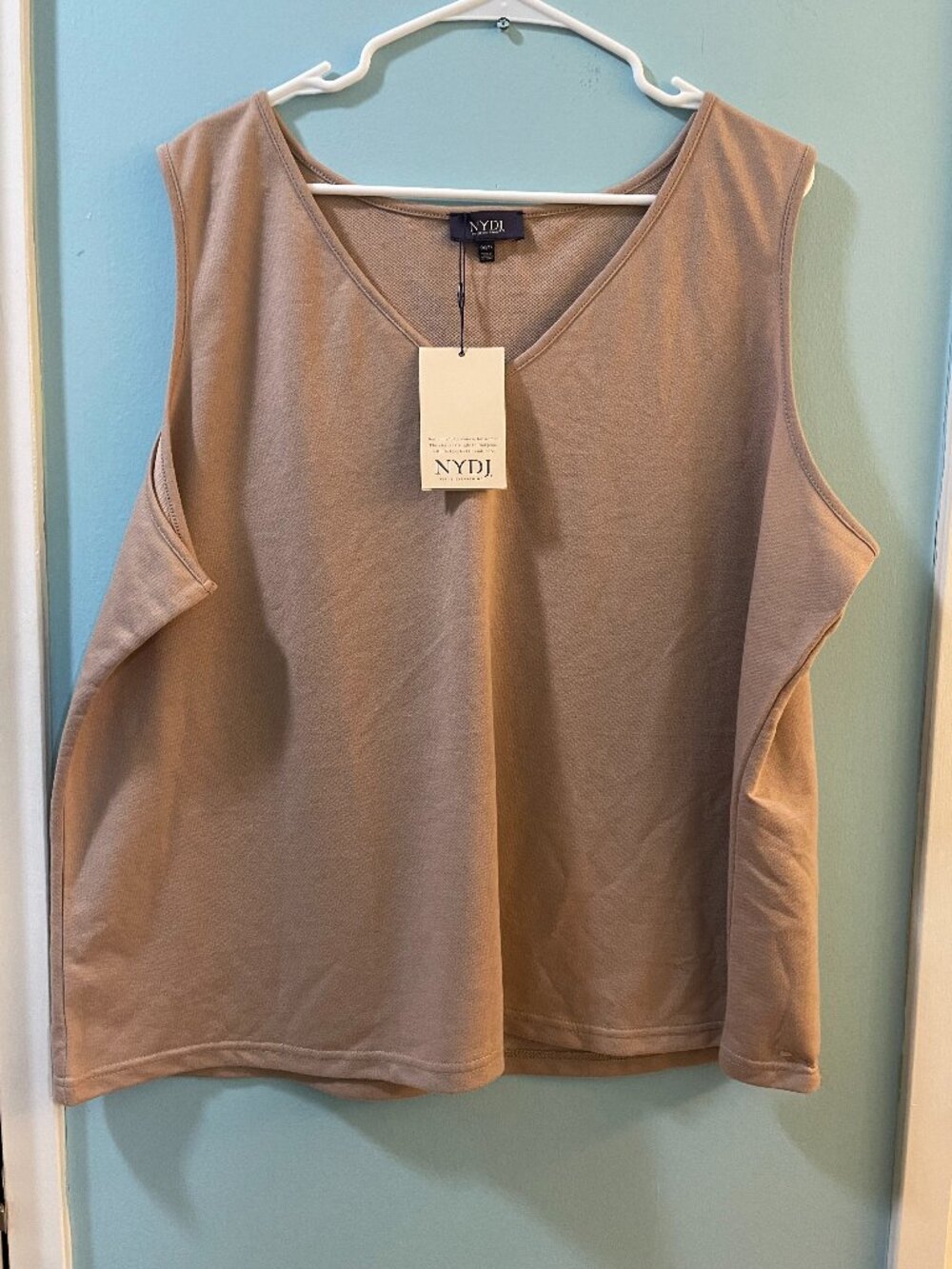 NYDJ NWT Tan Sleeveless Knit Top